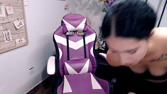 Snapshot of samantha_baby_ chatting on February 24, 2026, 2:23 am samantha baby online show from February 24, 2026, 2:23 am