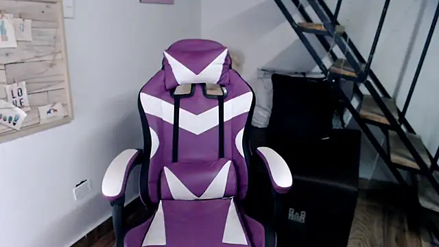 Snapshot of samantha_baby_ chatting on December 18, 2025, 6:01 pm samantha baby online show from December 18, 2025, 6:01 pm