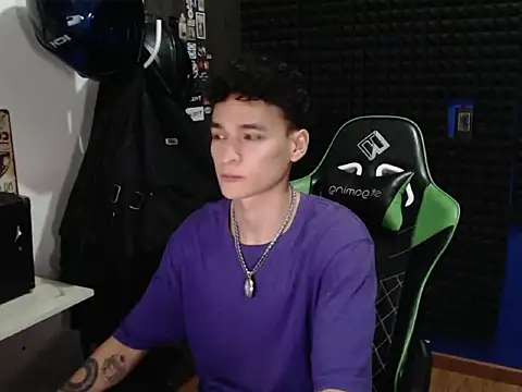 Snapshot of Curly_Angel24 chatting on January 12, 2026, 1:56 am Curly Angel24 online show from January 12, 2026, 1:56 am