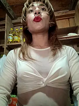 Snapshot of Evehampy chatting on April 2, 2026, 6:14 pm Evehampy online show from April 2, 2026, 6:14 pm