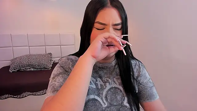 martinasaez online show from November 26, 2025, 1:11 pm