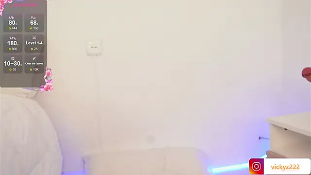 Snapshot of Victoriaxx_ chatting on February 24, 2026, 9:43 am Victoriaxx online show from February 24, 2026, 9:43 am