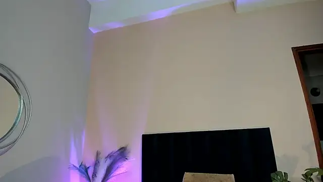 NoraDasilva online show from January 7, 2026, 12:48 am