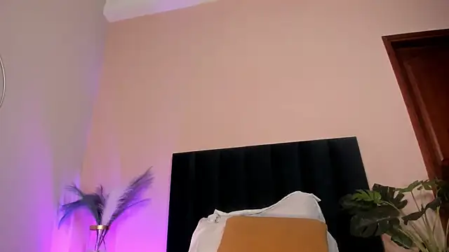 NoraDasilva online show from December 20, 2025, 12:46 am