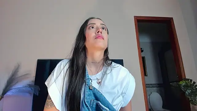 NoraDasilva online show from October 31, 2025, 12:29 am