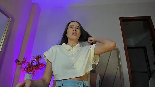 NoraDasilva online show from October 22, 2025, 11:58 pm