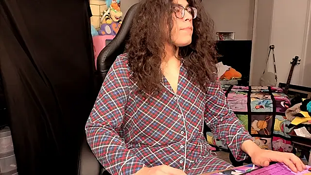 Snapshot of ShinyCherub chatting on November 30, 2025, 10:10 pm ShinyCherub online show from November 30, 2025, 10:10 pm