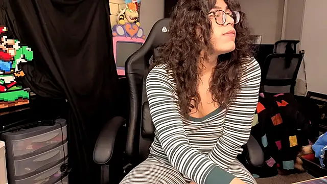 Snapshot of ShinyCherub chatting on November 13, 2025, 3:49 pm ShinyCherub online show from November 13, 2025, 3:49 pm