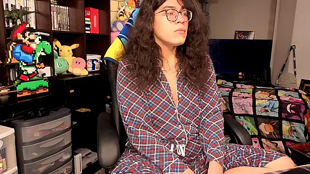 Snapshot of ShinyCherub chatting on November 10, 2025, 2:00 pm ShinyCherub online show from November 10, 2025, 2:00 pm