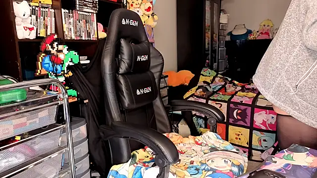 ShinyCherub online show from April 9, 2026, 1:18 am