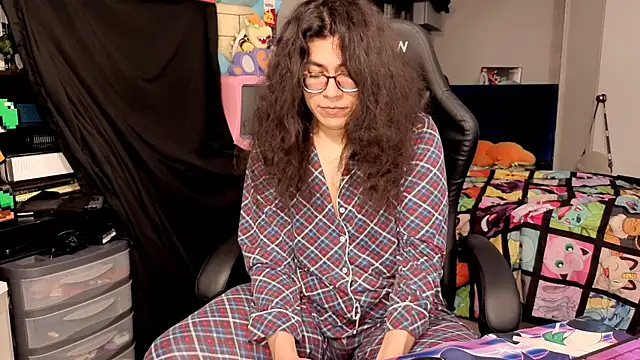 Snapshot of ShinyCherub chatting on December 3, 2025, 2:45 am ShinyCherub online show from December 3, 2025, 2:45 am