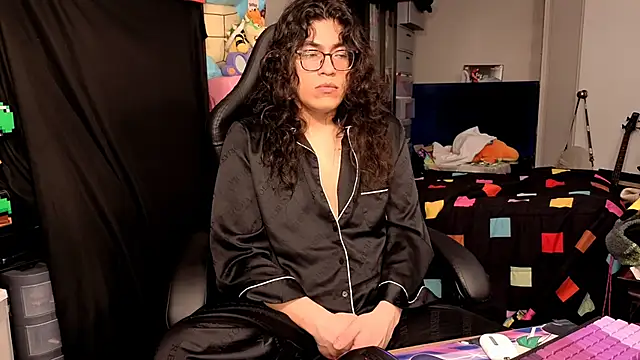 Snapshot of ShinyCherub chatting on November 29, 2025, 6:30 pm ShinyCherub online show from November 29, 2025, 6:30 pm