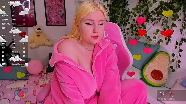 Snapshot of art_lovee chatting on February 24, 2026, 1:06 am art lovee online show from February 24, 2026, 1:06 am