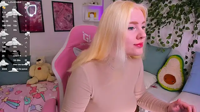 Snapshot of art_lovee chatting on February 1, 2026, 1:15 am art lovee online show from February 1, 2026, 1:15 am