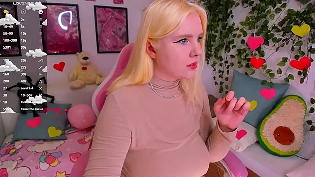 Snapshot of art_lovee chatting on February 18, 2026, 1:25 am art lovee online show from February 18, 2026, 1:25 am