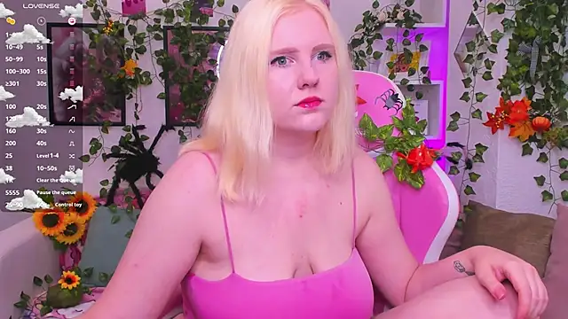 Snapshot of art_lovee chatting on October 23, 2025, 2:21 am art lovee online show from October 23, 2025, 2:21 am