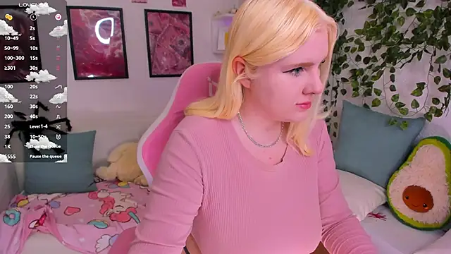 Snapshot of art_lovee chatting on February 4, 2026, 1:33 am art lovee online show from February 4, 2026, 1:33 am