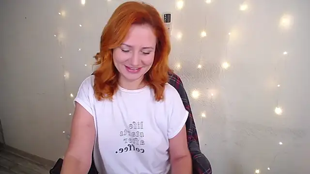 Snapshot of RedHeadSTARx chatting on October 21, 2025, 10:47 am RedHeadSTARx online show from October 21, 2025, 10:47 am