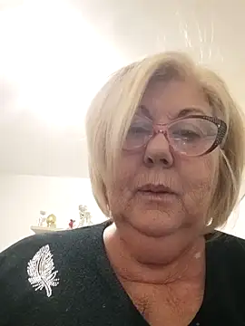 Snapshot of Merilulla chatting on March 19, 2025, 6:01 pm Merilulla online show from March 19, 2025, 6:01 pm