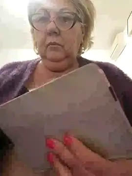 Snapshot of Merilulla chatting on March 17, 2025, 12:53 am Merilulla online show from March 17, 2025, 12:53 am