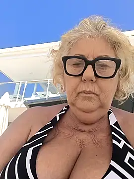 Snapshot of Merilulla chatting on September 12, 2025, 12:38 pm Merilulla online show from September 12, 2025, 12:38 pm