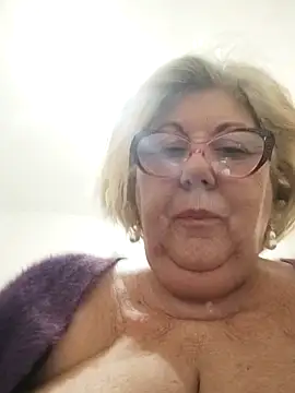 Snapshot of Merilulla chatting on March 16, 2025, 7:59 am Merilulla online show from March 16, 2025, 7:59 am