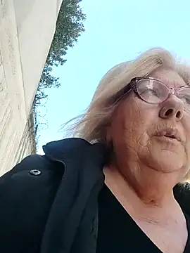 Snapshot of Merilulla chatting on March 21, 2025, 11:12 am Merilulla online show from March 21, 2025, 11:12 am