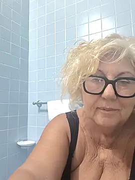 Snapshot of Merilulla chatting on September 12, 2025, 12:00 am Merilulla online show from September 12, 2025, 12:00 am