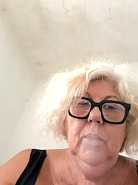 Snapshot of Merilulla chatting on September 16, 2025, 2:18 pm Merilulla online show from September 16, 2025, 2:18 pm