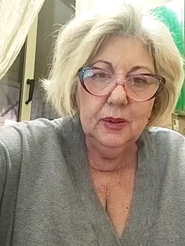 Snapshot of Merilulla chatting on March 18, 2025, 12:51 am Merilulla online show from March 18, 2025, 12:51 am