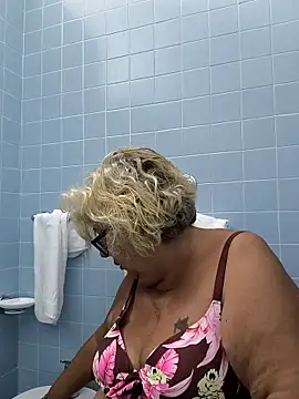 Snapshot of Merilulla chatting on September 13, 2025, 8:47 am Merilulla online show from September 13, 2025, 8:47 am