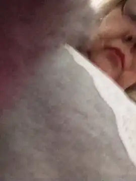 Snapshot of Merilulla chatting on March 19, 2025, 1:32 am Merilulla online show from March 19, 2025, 1:32 am