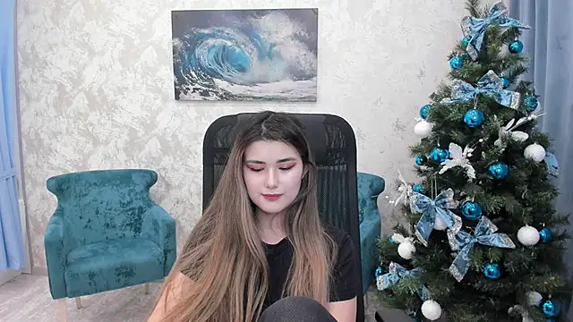 AnneTLi online show from December 29, 2024, 10:56 am