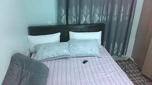 Darkberry online show from November 4, 2025, 11:08 pm