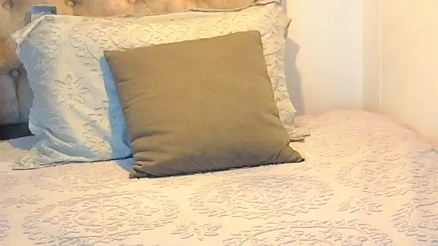 KeryHillson online show from November 24, 2025, 11:54 am