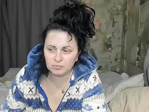 Snapshot of Lillian2 chatting on April 2, 2026, 6:36 pm Lillian2 online show from April 2, 2026, 6:36 pm