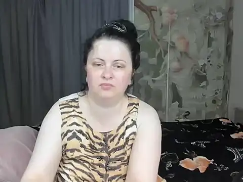 Snapshot of Lillian2 chatting on July 5, 2026, 3:00 am Lillian2 online show from July 5, 2026, 3:00 am