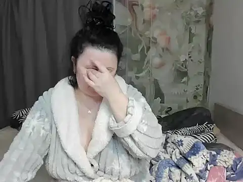 Snapshot of Lillian2 chatting on May 17, 2026, 1:44 pm Lillian2 online show from May 17, 2026, 1:44 pm