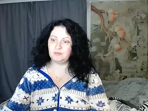 Lillian2 online show from November 4, 2025, 10:46 pm