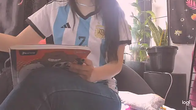 MYFAVOURITESTRAGER online show from December 3, 2025, 4:17 pm