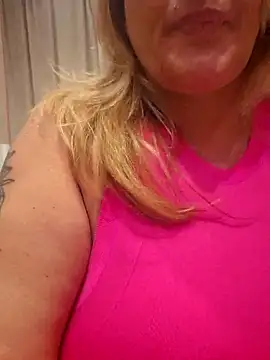 Snapshot of Isabellaa04 chatting on March 6, 2026, 8:37 pm Isabellaa04 online show from March 6, 2026, 8:37 pm