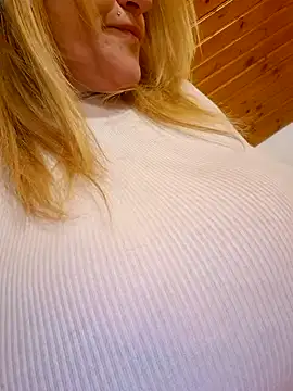 Isabellaa04 online show from March 19, 2025, 7:17 pm