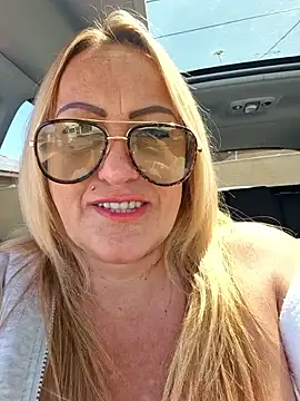 Isabellaa04 online show from April 26, 2026, 10:12 am