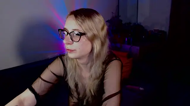 Snapshot of welliza chatting on September 14, 2025, 12:11 am welliza online show from September 14, 2025, 12:11 am