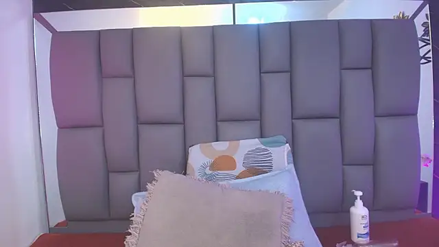  MiaBrown  online show from January 17, 2026, 12:09 pm