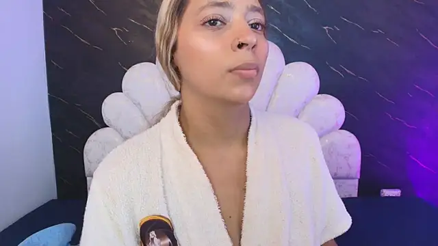 Snapshot of _MiaBrown_ chatting on July 21, 2026, 12:06 pm MiaBrown online show from July 21, 2026, 12:06 pm