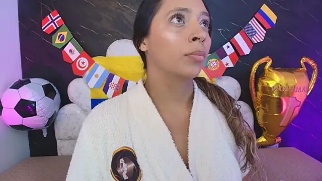 Snapshot of _MiaBrown_ chatting on June 27, 2026, 12:11 pm MiaBrown online show from June 27, 2026, 12:11 pm