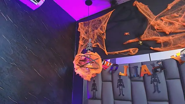  MiaBrown  online show from October 29, 2025, 12:04 pm