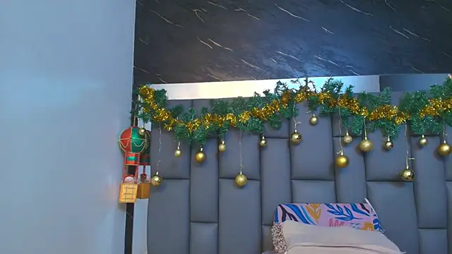  MiaBrown  online show from December 16, 2025, 12:09 pm