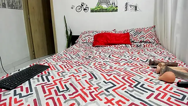 Snapshot of carlos_and_diana chatting on January 15, 2026, 10:02 pm carlos and diana online show from January 15, 2026, 10:02 pm